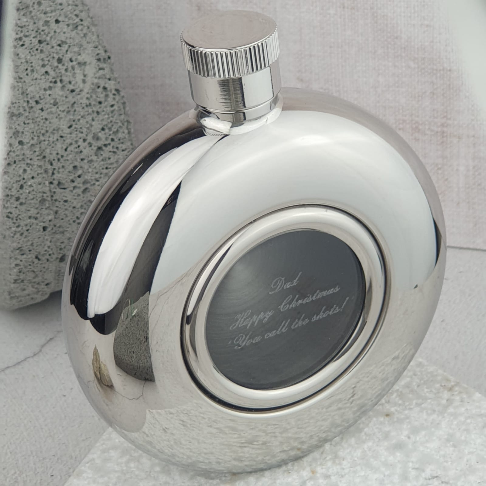 ENGRAVED GLASS PERSONALISED ROUND WINDOW HIP FLASK - Image 2